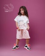 ست کراپ و شلوارک بهاره دخترانه با طرح دخترک - Image 5