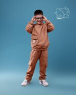 ست بلوز و شلوار جیب‌دار پاییزه دخترانه و پسرانه با طرح مداد رنگی - تصویر 7